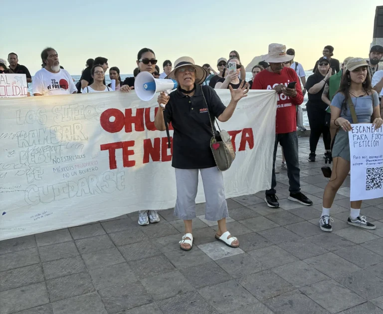 Ambientalistas bloquean planta de amoniaco en Ohuira