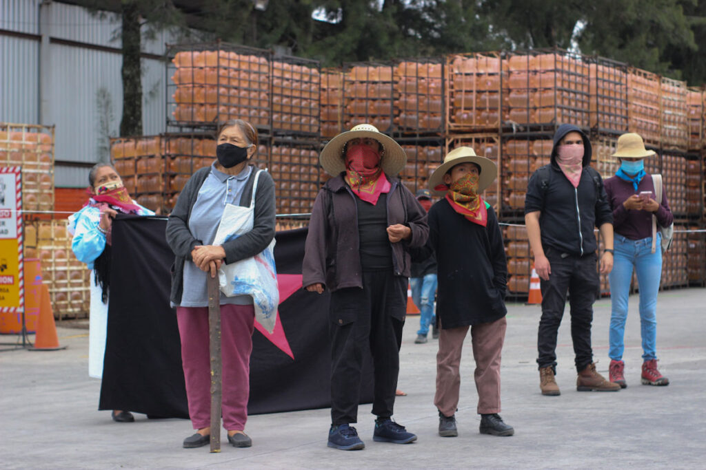 Acusan a Bonafont de extraer millones de litros de agua