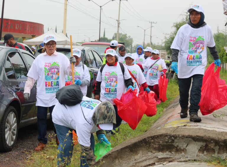 Más de 50 mil personas participan en faena en Ecatepec