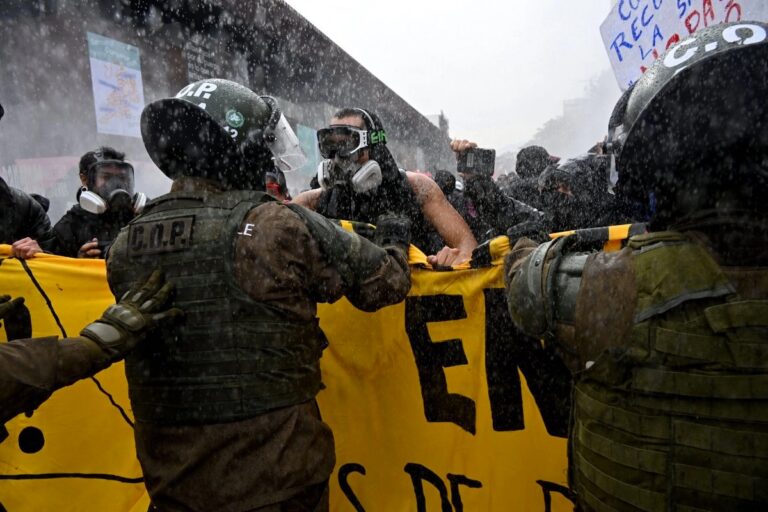 Protesta estudiantil en Chile termina en enfrentamientos