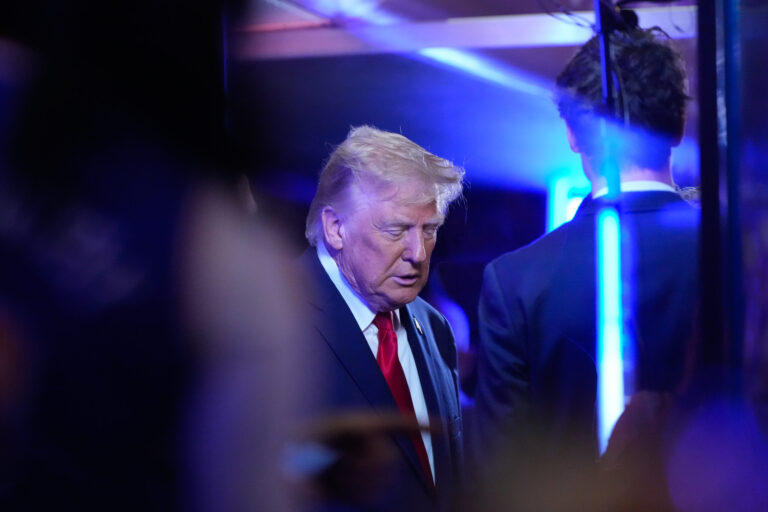 Trump recibe abucheos en juego de los Knicks