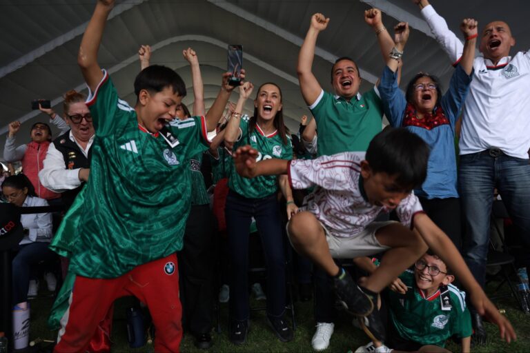 Sheinbaum felicita a México por triunfo en debut mundialista