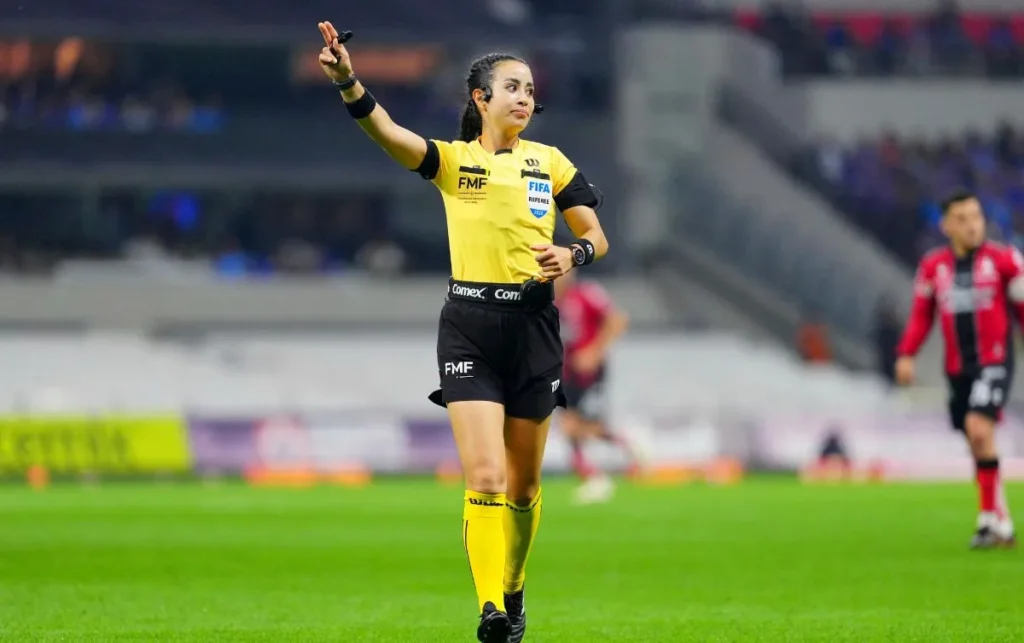 Katia Itzel García hará historia al dirigir en el Mundial 2 Katia Itzel García hará historia al dirigir en el Mundial