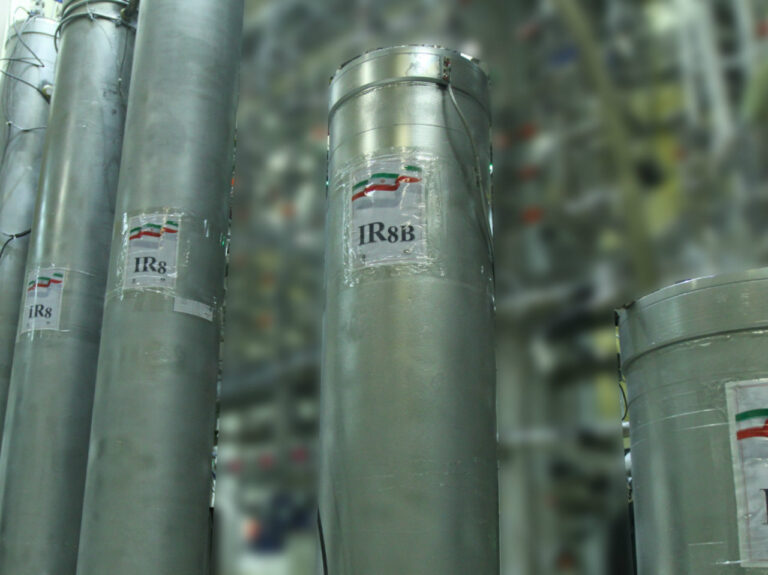 Irán acepta diluir sus reservas de uranio, según acuerdo con EU