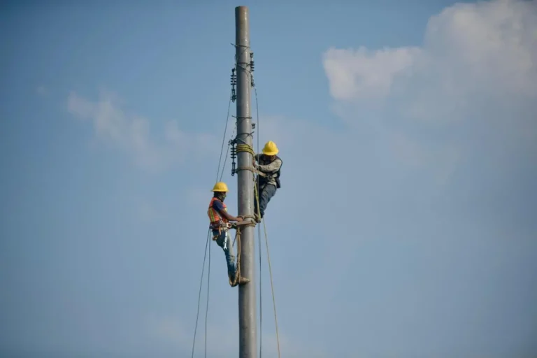 Sheinbaum anuncia inversión de 244 mil mdp para fortalecer sistema eléctrico