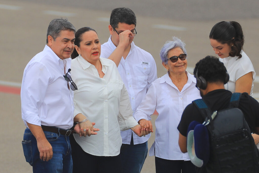 Juan Orlando Hernández regresa a Honduras tras indulto 2 Juan Orlando Hernández regresa a Honduras tras indulto