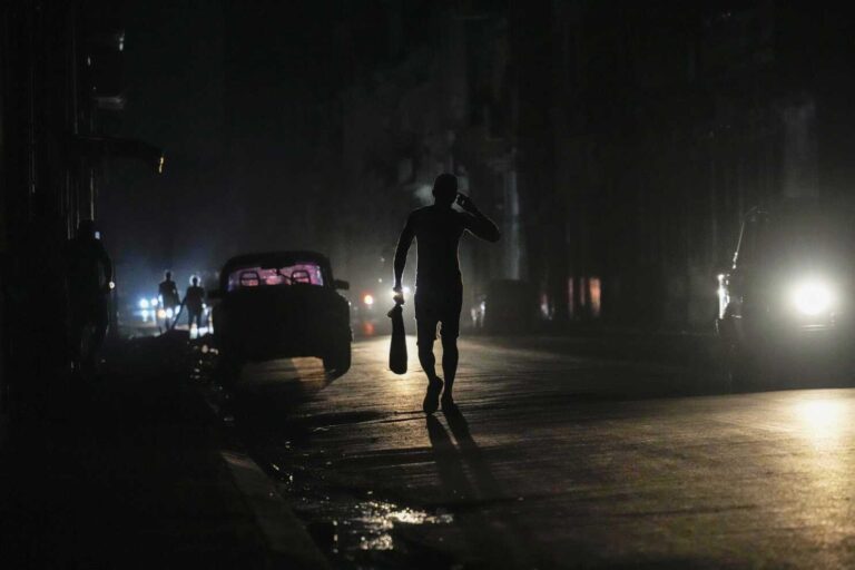 Cuba sufre otro apagón nacional por colapso eléctrico