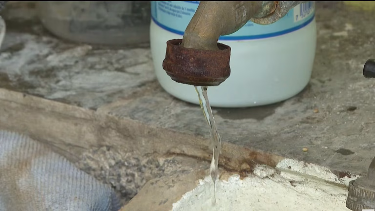 Jalisco aprueba descuento de 80% por agua contaminada