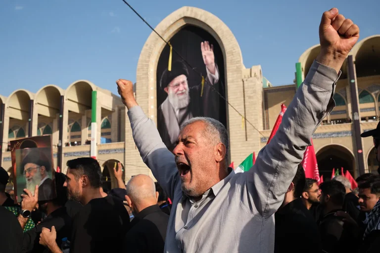 Inician funerales de Ali Jamenei en Irán