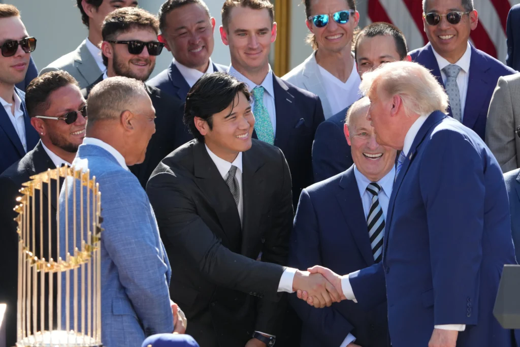 Dodgers visitan a Trump y desatan críticas de aficionados 2 Dodgers visitan a Trump y desatan críticas de aficionados