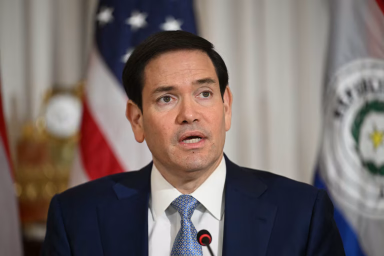 Marco Rubio acusa a Irán de frenar la paz; crece tensión petrolera