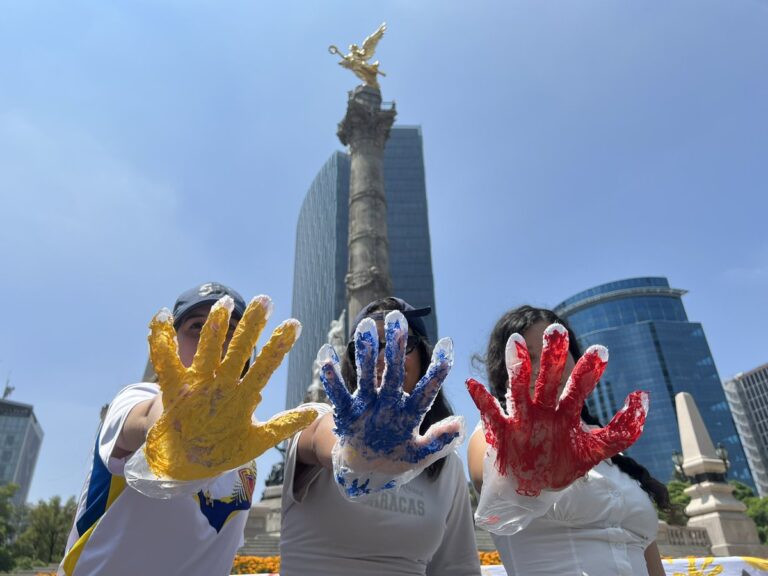 Venezolanos agradecen a México por apoyo tras terremotos