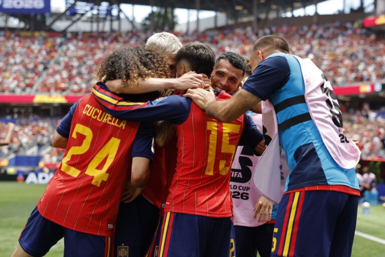 España golea a Austria y avanza a octavos del Mundial