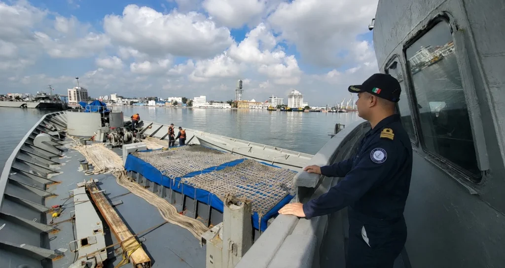 Buques de la Marina regresan tras misión humanitaria en Venezuela 1 Buques de la Marina regresan tras misión humanitaria en Venezuela