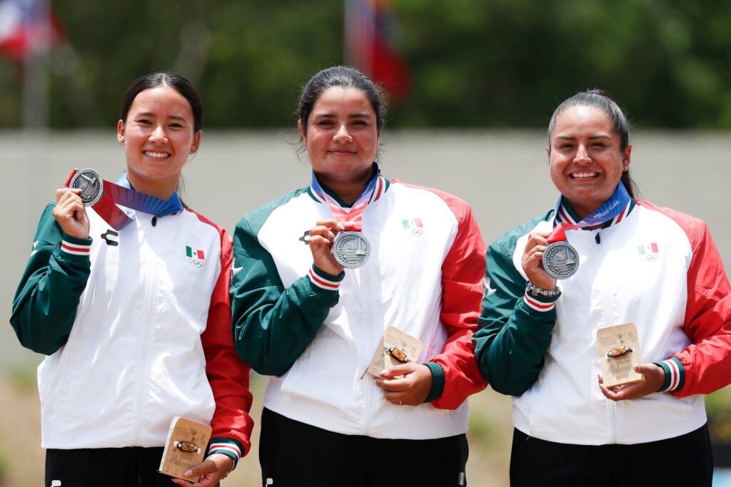 Photo: miled.com México suma dos platas más en tiro con arco en Santo Domingo 2026