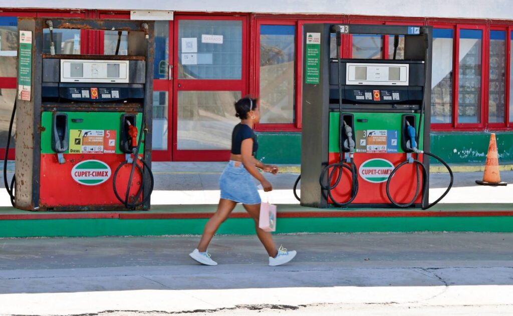 Cuba abre gasolineras y farmacias a la iniciativa privada 1 Cuba abre gasolineras y farmacias a la iniciativa privada