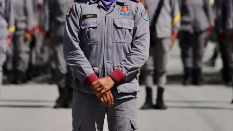 SEP prohibirá escuelas con modalidad militarizada desde el nuevo ciclo