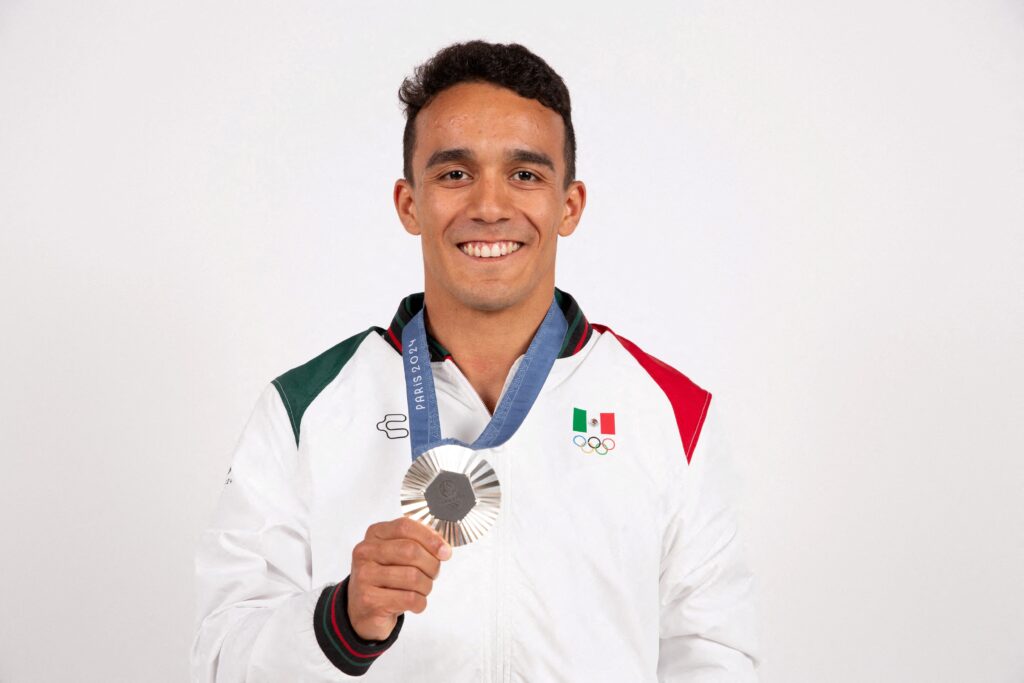 Juan Celaya y Gabriela Rodríguez serán abanderados de México 1 Juan Celaya y Gabriela Rodríguez serán abanderados de México