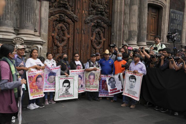 Sheinbaum anunciará avances del caso Ayotzinapa tras reunirse con familias