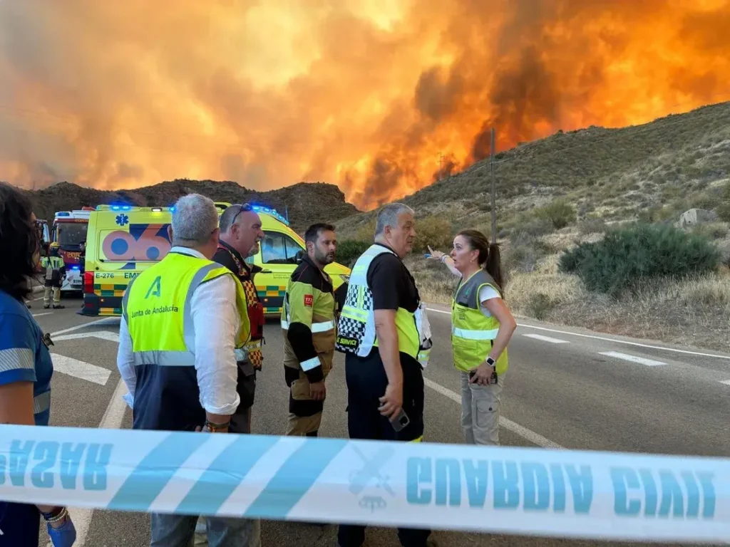 Incendio en España deja 12 muertos y 23 desaparecidos en Andalucía 1 Incendio en España deja 12 muertos y 23 desaparecidos en Andalucía