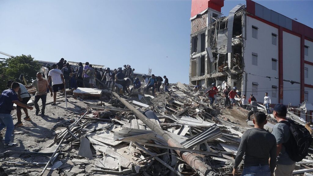 Terremoto de magnitud 7.4 deja 111 muertos en Colombia 1 Terremoto de magnitud 7.4 deja 111 muertos en Colombia