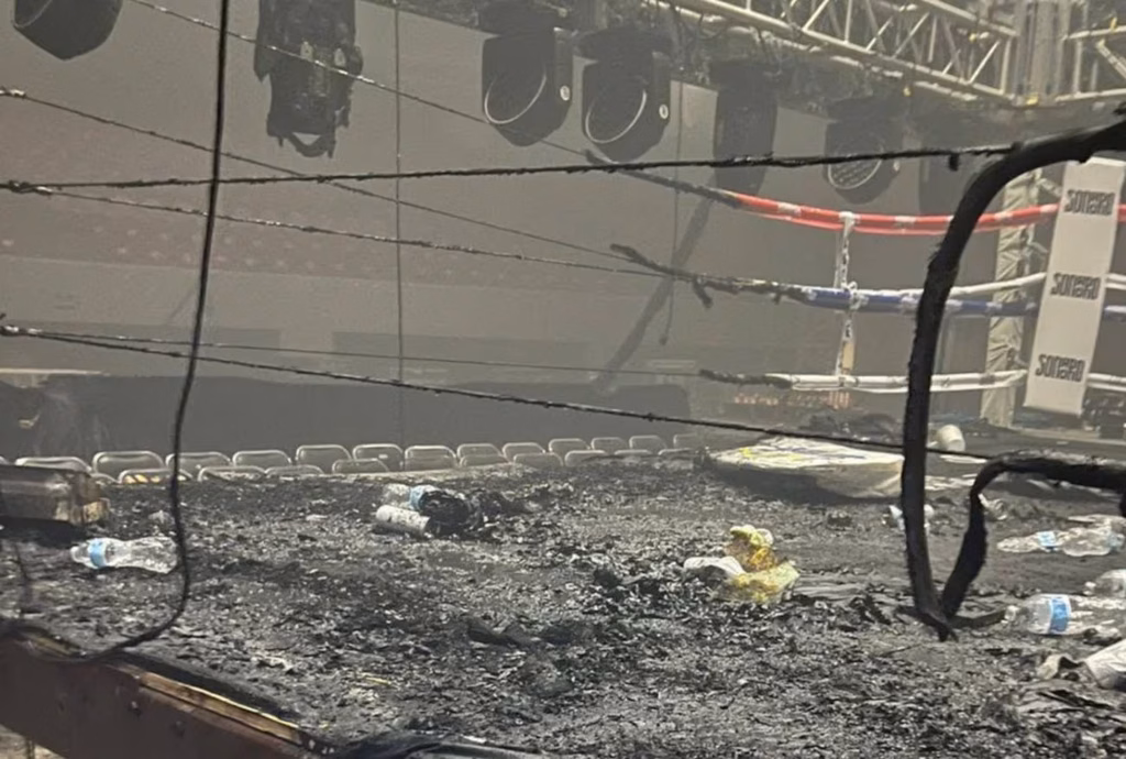 Atacan e incendian ring de función de boxeo en Hermosillo 1 Atacan e incendian ring de función de boxeo en Hermosillo