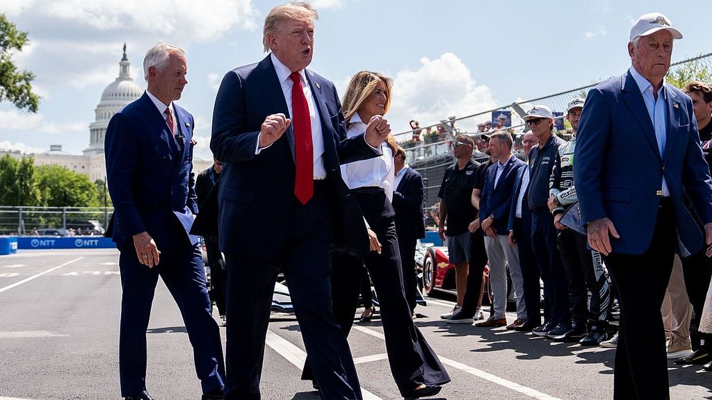 Trump anuncia aranceles de 50% a autos de Canadá 1 Trump anuncia aranceles de 50% a autos de Canadá