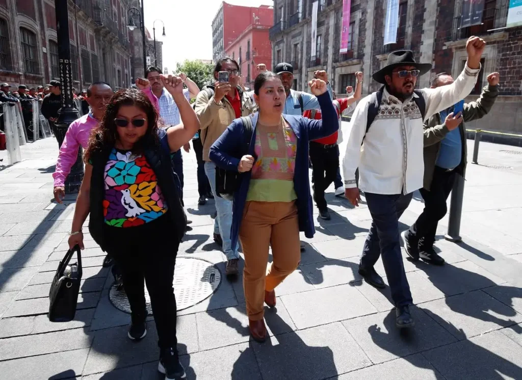 Sección 22 acuerda con Sheinbaum recursos para escuelas 1 Sección 22 acuerda con Sheinbaum recursos para escuelas
