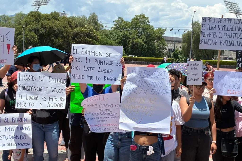 Aspirantes de la UNAM exigen respetar resultados de admisión 1 Aspirantes de la UNAM exigen respetar resultados de admisión