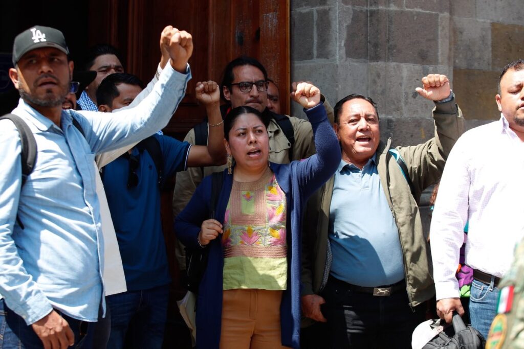 Sección 22 acuerda con Sheinbaum recursos para escuelas 2 Sección 22 acuerda con Sheinbaum recursos para escuelas