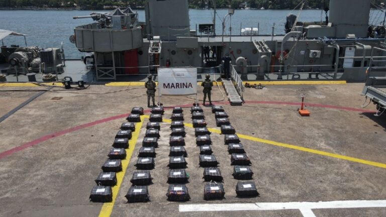 Marina decomisa 3.5 toneladas de cocaína en Michoacán