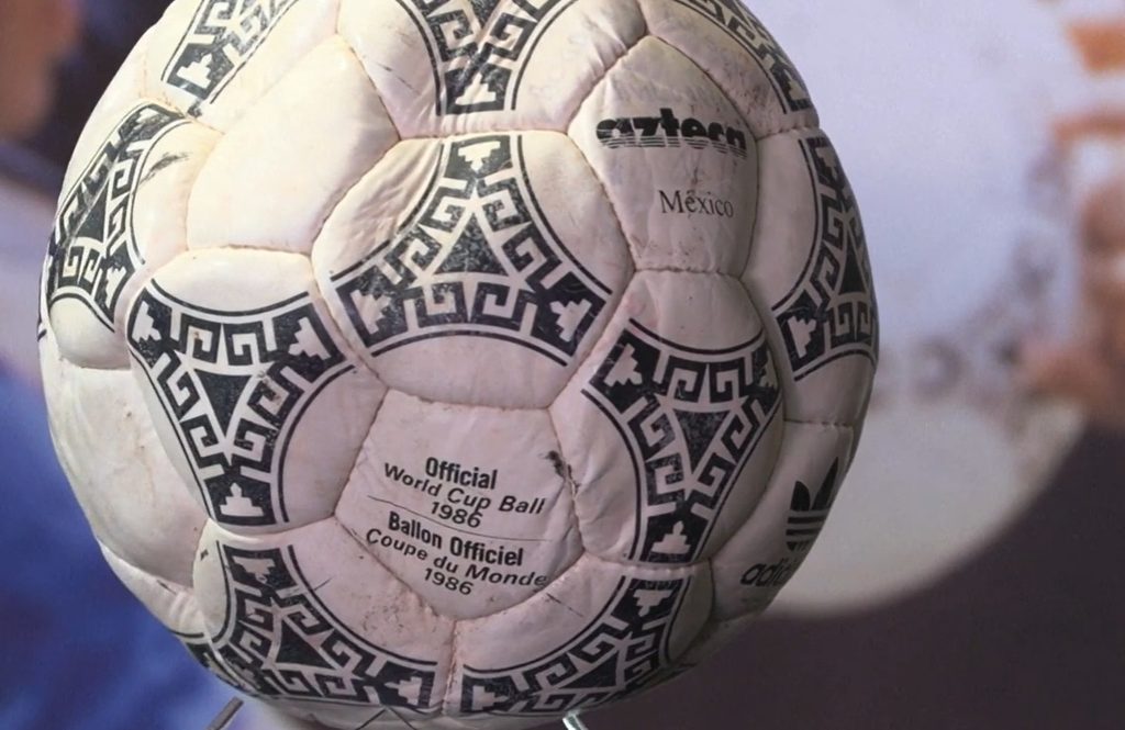Balón de la ‘Mano de Dios’ se vende en $3.35 millones 2 Balón de la ‘Mano de Dios’ se vende en $3.35 millones