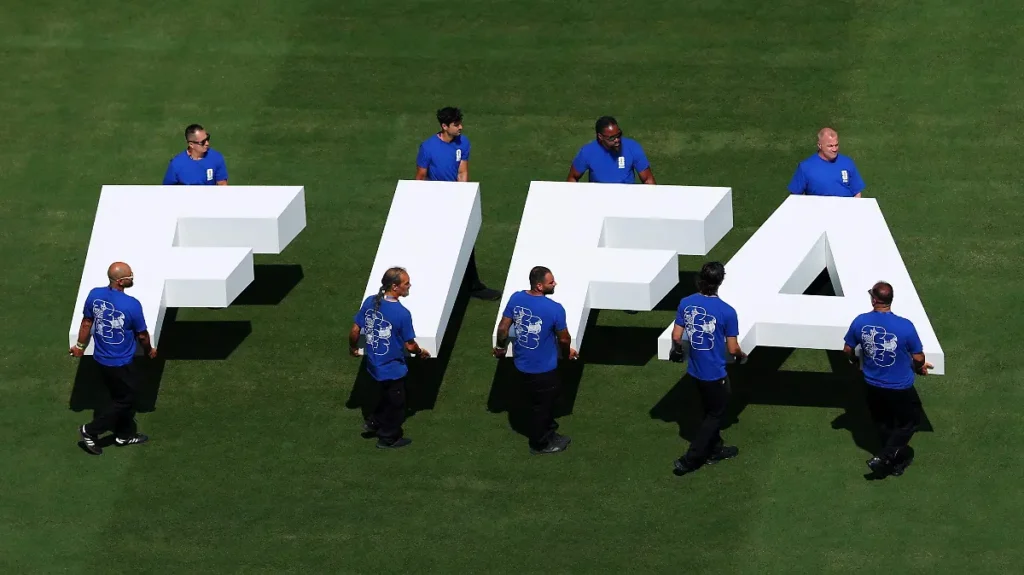 UEFA mantiene boicot a torneos de la FIFA 2 UEFA mantiene boicot a torneos de la FIFA
