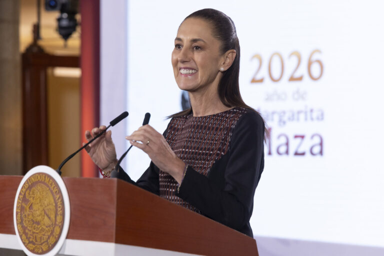 Sheinbaum pide planear crecimiento de centros de datos