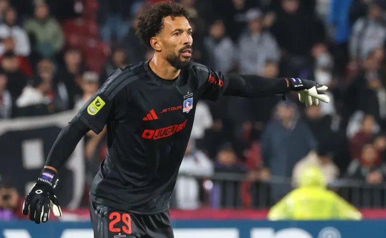 Vozinha debuta con Colo Colo tras el Mundial 2026