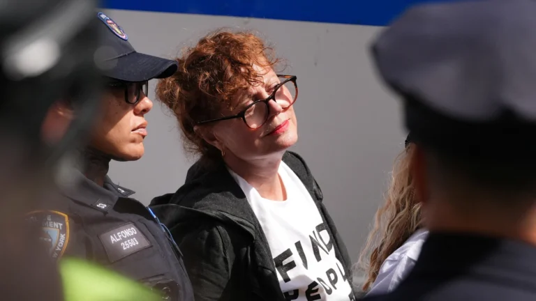 Susan Sarandon es detenida en protesta contra Netanyahu