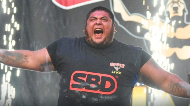 Raúl Flores rompe récord mundial al levantar 511 kilos
