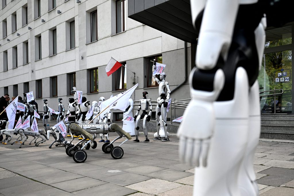 Robots protestan en Polonia contra el uso descontrolado de la IA 1 Robots protestan en Polonia contra el uso descontrolado de la IA