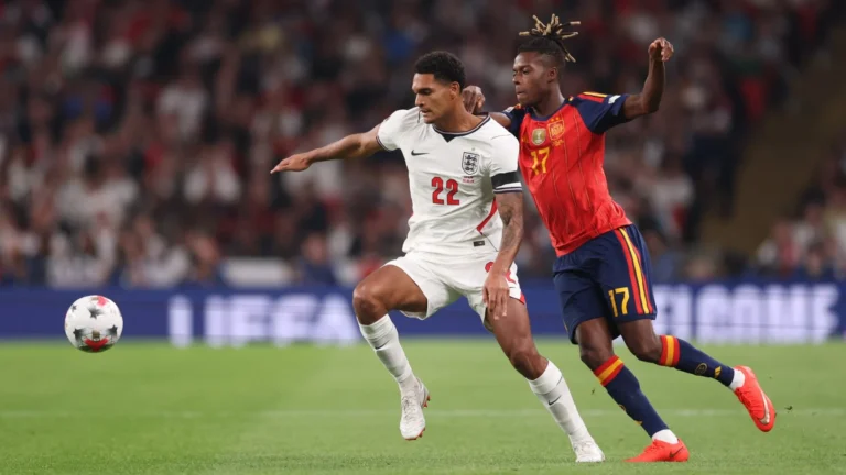 España vence a Inglaterra y Croacia supera a Chequia