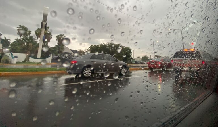 Suspenden clases vespertinas por lluvias en cinco municipios de Sinaloa