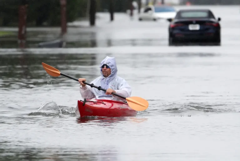 Tormenta deja un muerto y miles sin luz en EU