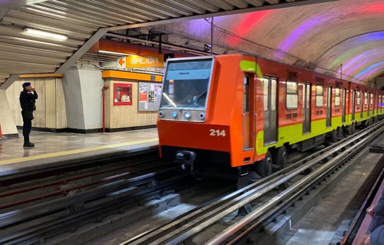 Joven es arrollado por tren en Metro Mixcoac