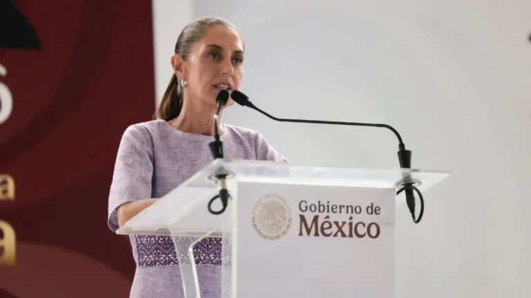 Sheinbaum: “El pueblo de México nunca se ha quedado arrodillado”