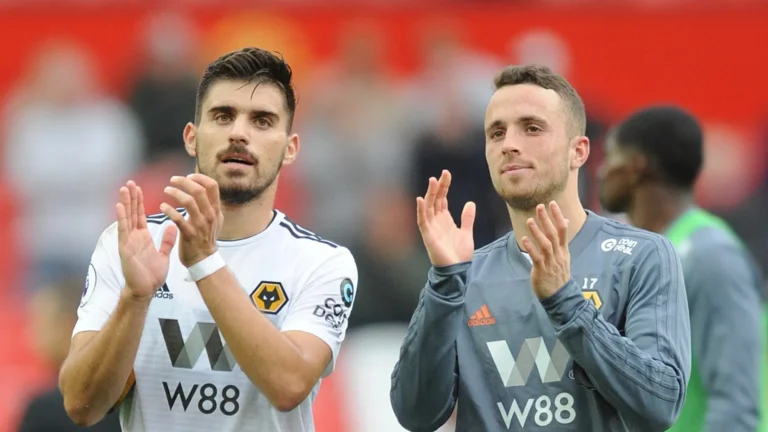 Multan a Al-Taawon por cánticos sobre Diogo Jota