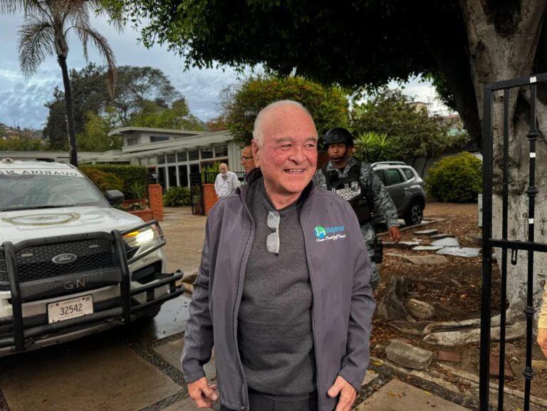 Ernesto Ruffo llega a Ensenada tras 39 horas de traslado