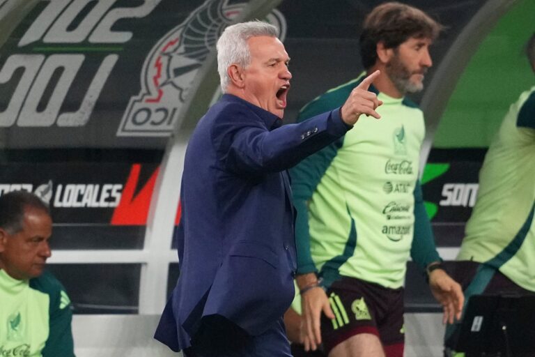 Javier Aguirre, opción del Valencia para salir del descenso