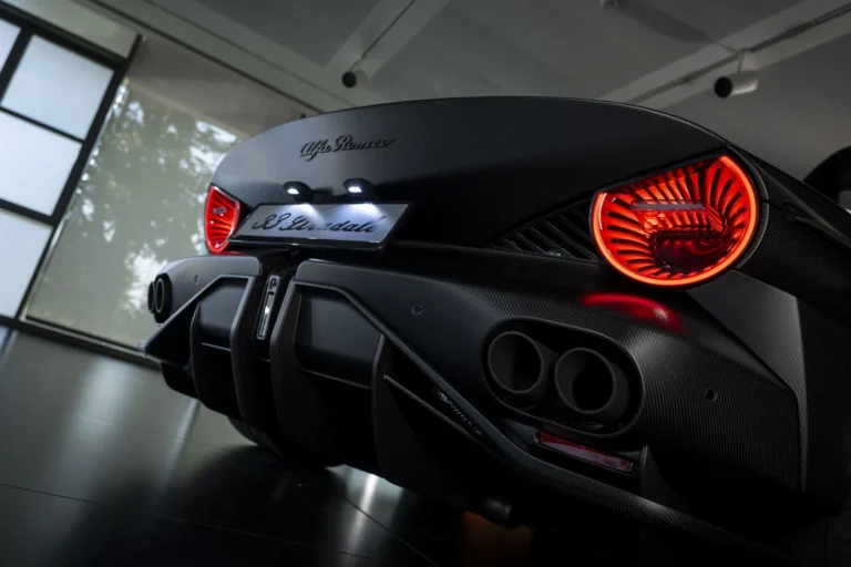 Alfa Romeo 33 Stradale Perla Nera, único e irrepetible
