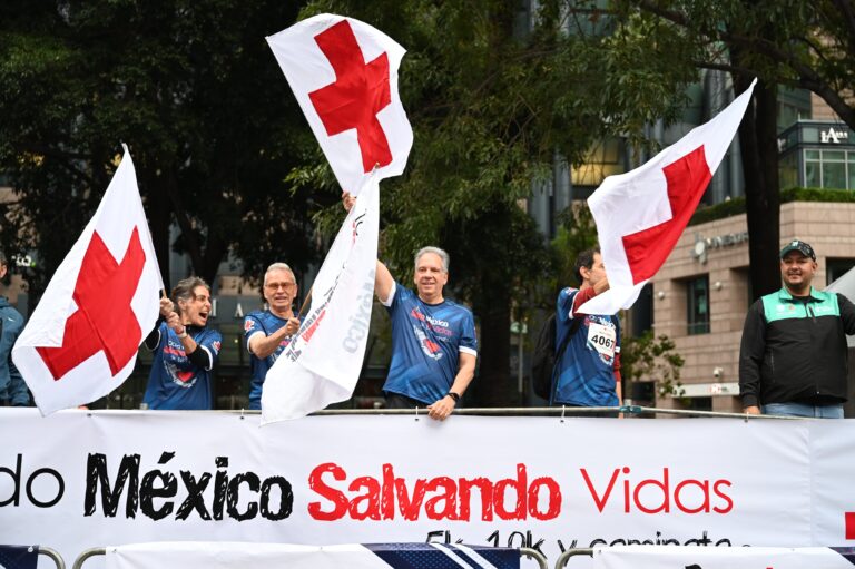 Carrera de la Cruz Roja reúne a 5 mil corredores en CDMX