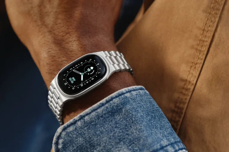 Google presenta Fitbit Edge, su pulsera de salud reparable