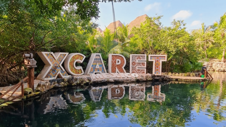 Grupo Xcaret reporta filtración de datos de 8 mil clientes